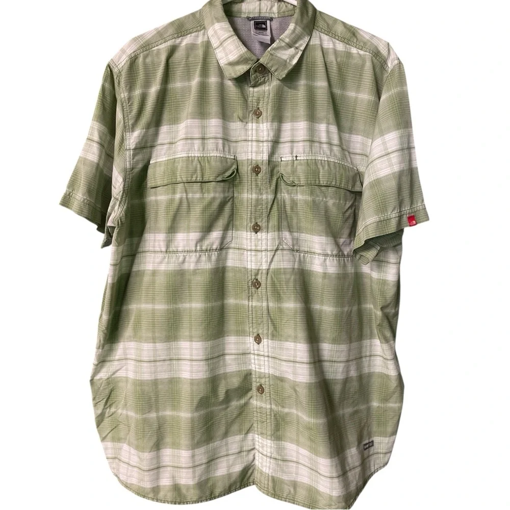 The North Face Green and White Casual Button Down Tech Shirt Men’s XL